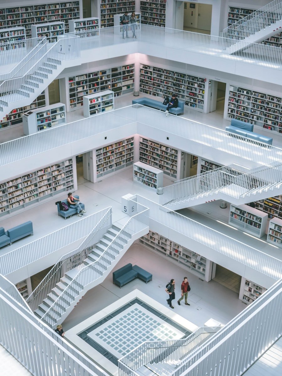 Self-Publishing vs. Traditional Publishing: A Full Comparison